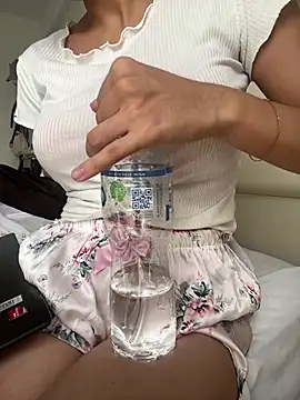 DulceMya6 online show from March 10, 2026, 8:58 pm