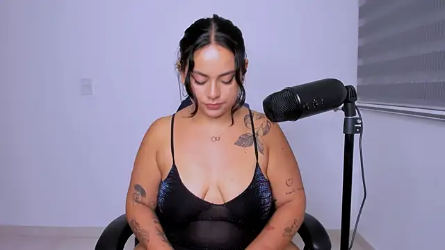 Snapshot of susy_angel chatting on May 22, 2026, 11:32 pm susy angel online show from May 22, 2026, 11:32 pm
