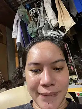 Hebefemme online show from November 10, 2025, 9:14 pm