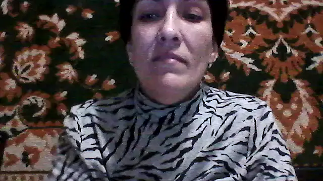 Snapshot of SunnyAmorre chatting on April 28, 2026, 6:57 pm SunnyAmorre online show from April 28, 2026, 6:57 pm
