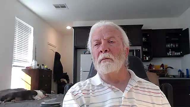 Snapshot of rockpoint69 chatting on December 11, 2024, 5:15 pm rockpoint69 online show from December 11, 2024, 5:15 pm
