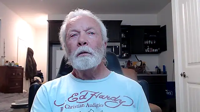 Snapshot of rockpoint69 chatting on December 12, 2024, 12:05 am rockpoint69 online show from December 12, 2024, 12:05 am