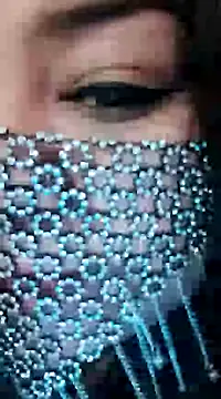 Srishtijain51 online show from December 16, 2024, 1:32 pm