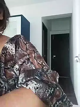 Srishtijain51 online show from February 8, 2025, 10:50 am