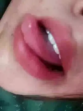 Srishtijain51 online show from October 19, 2025, 8:37 am