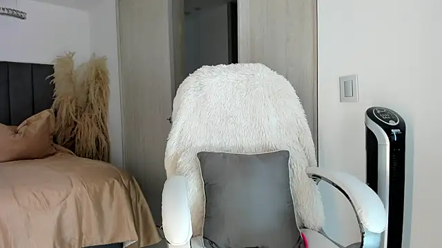 NatalieClark online show from February 21, 2025, 1:11 pm