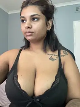 layla amin online show from July 1, 2026, 11:34 am