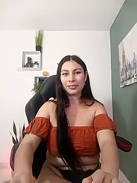 Snapshot of bella_99_ chatting on December 21, 2024, 2:37 pm bella 99 online show from December 21, 2024, 2:37 pm