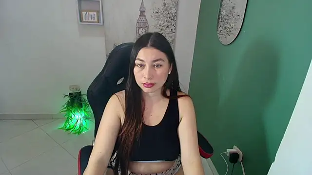 Snapshot of bella_99_ chatting on October 22, 2025, 12:16 pm bella 99 online show from October 22, 2025, 12:16 pm