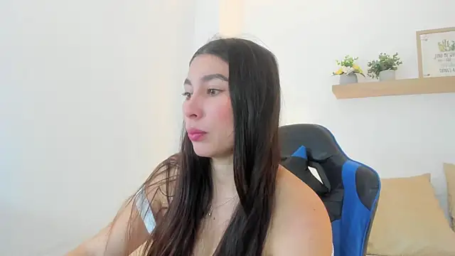 Snapshot of bella_99_ chatting on June 12, 2026, 11:42 am bella 99 online show from June 12, 2026, 11:42 am