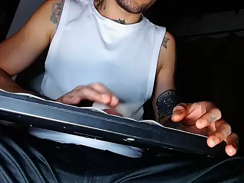 Christian Stiven1 online show from February 5, 2025, 7:07 am