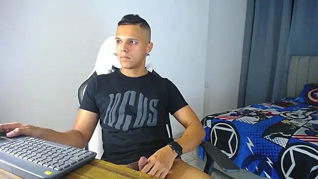 Snapshot of DavidAngell7 chatting on December 14, 2024, 8:34 am DavidAngell7 online show from December 14, 2024, 8:34 am