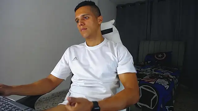 Snapshot of DavidAngell7 chatting on March 9, 2025, 6:50 am DavidAngell7 online show from March 9, 2025, 6:50 am