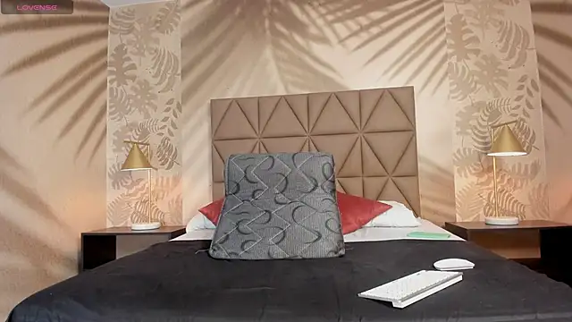 Scarleett 22 online show from February 25, 2025, 7:47 pm