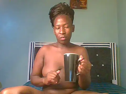 blackcuteebony online show from November 26, 2025, 5:08 am