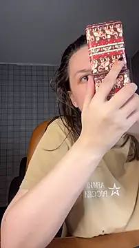 Snapshot of NinaVI chatting on February 22, 2026, 8:18 pm NinaVI online show from February 22, 2026, 8:18 pm