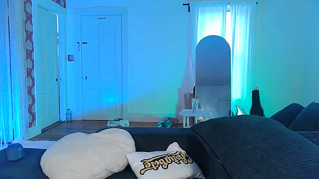 ashleyblaydex online show from October 27, 2025, 8:13 pm