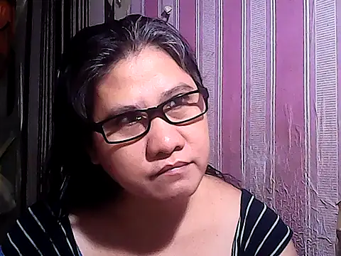 sweetsosie18 online show from October 5, 2025, 12:47 pm