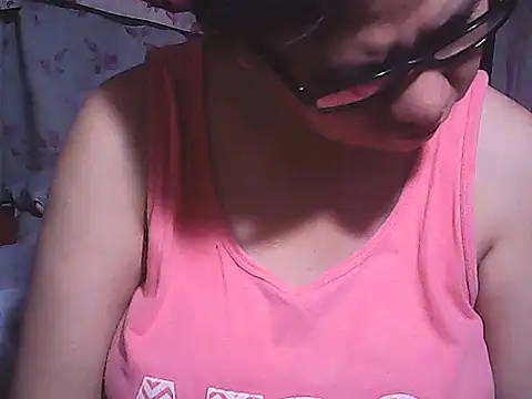 sweetsosie18 online show from October 20, 2025, 6:52 pm