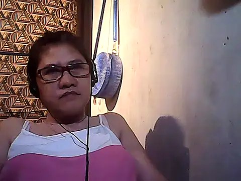 sweetsosie18 online show from February 10, 2026, 12:20 pm