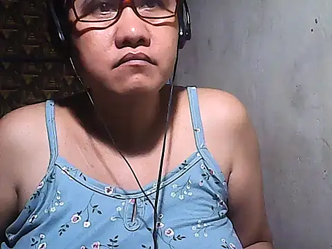 sweetsosie18 online show from February 12, 2026, 8:15 pm