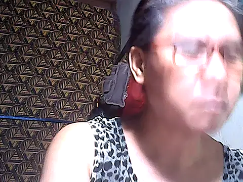 Snapshot of sweetsosie18 chatting on May 31, 2026, 4:14 pm sweetsosie18 online show from May 31, 2026, 4:14 pm