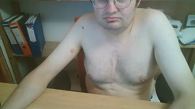 Snapshot of makau1 chatting on June 2, 2026, 9:28 pm makau1 online show from June 2, 2026, 9:28 pm