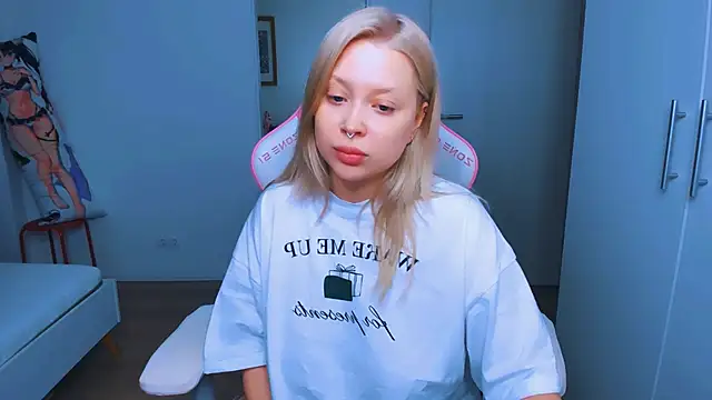 MonaLauu online show from December 5, 2024, 9:50 am