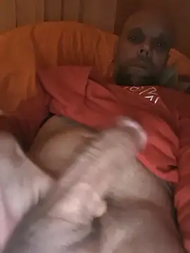 Snapshot of Ladyshaker82 chatting on January 13, 2026, 6:29 am Ladyshaker82 online show from January 13, 2026, 6:29 am