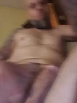 Snapshot of Ladyshaker82 chatting on February 11, 2026, 1:10 am Ladyshaker82 online show from February 11, 2026, 1:10 am