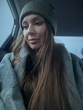 Snapshot of Emma_Catt chatting on December 21, 2024, 2:15 pm Emma Catt online show from December 21, 2024, 2:15 pm