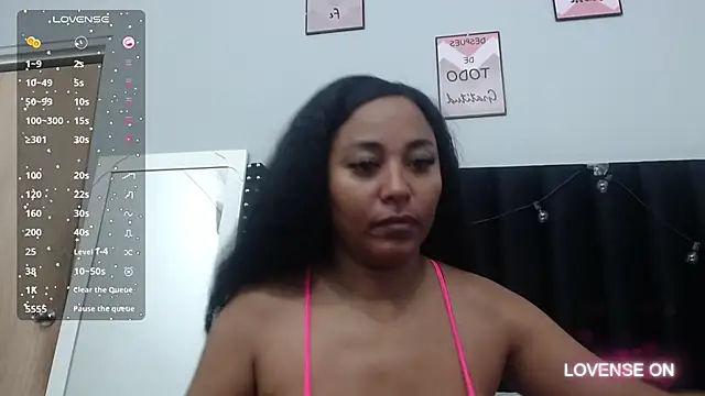 Snapshot of colombiamommy chatting on December 21, 2024, 12:59 pm colombiamommy online show from December 21, 2024, 12:59 pm