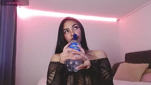 Melaniie01 online show from April 14, 2026, 10:49 pm