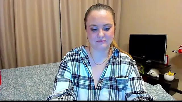 Snapshot of AlanaBrox chatting on December 3, 2024, 11:24 pm AlanaBrox online show from December 3, 2024, 11:24 pm