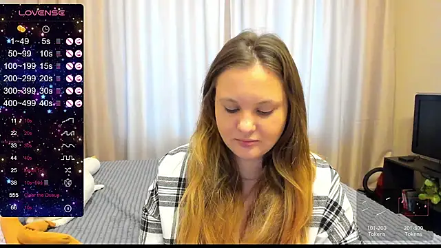 Snapshot of AlanaBrox chatting on February 12, 2025, 9:31 am AlanaBrox online show from February 12, 2025, 9:31 am