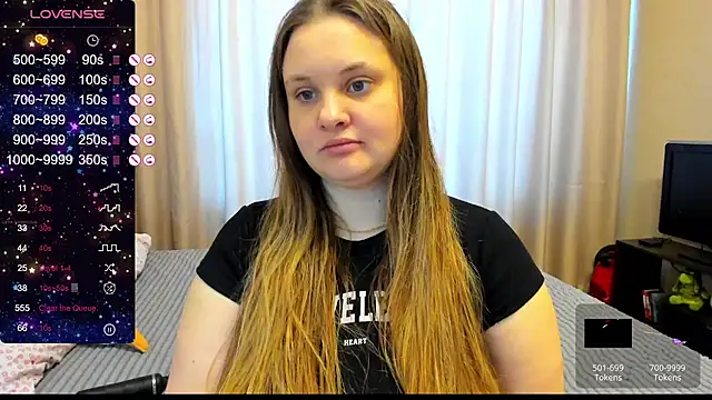 Snapshot of AlanaBrox chatting on February 18, 2025, 10:05 am AlanaBrox online show from February 18, 2025, 10:05 am