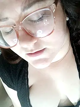 Snapshot of Sindy_Jeniceee chatting on December 3, 2024, 9:00 am Sindy Jeniceee online show from December 3, 2024, 9:00 am