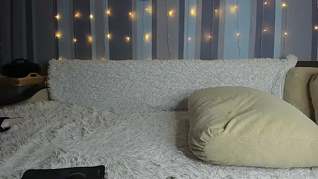 KatMartinez online show from January 19, 2026, 12:09 pm