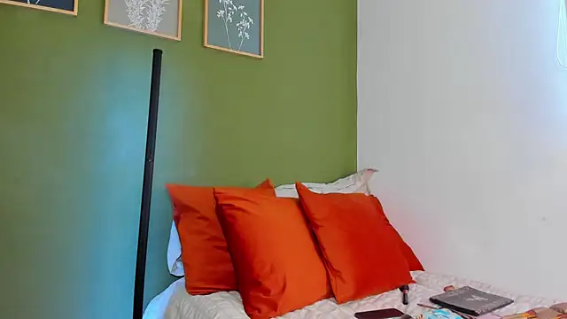 karlye 5 online show from May 18, 2026, 11:49 am