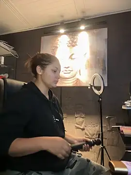 Emiily W online show from October 27, 2025, 9:35 am