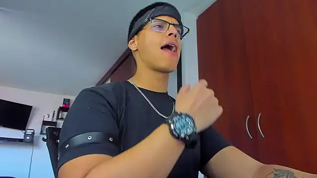 Snapshot of _John_Boy_ chatting on February 4, 2026, 9:20 pm John Boy online show from February 4, 2026, 9:20 pm