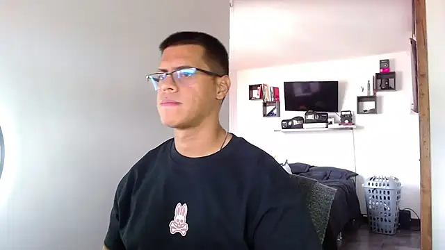 Snapshot of _John_Boy_ chatting on April 1, 2026, 7:11 pm John Boy online show from April 1, 2026, 7:11 pm