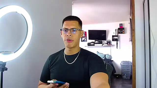 Snapshot of _John_Boy_ chatting on April 4, 2026, 7:11 pm John Boy online show from April 4, 2026, 7:11 pm