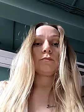 Snapshot of Bondgirl_013 chatting on March 22, 2026, 5:16 pm Bondgirl 013 online show from March 22, 2026, 5:16 pm