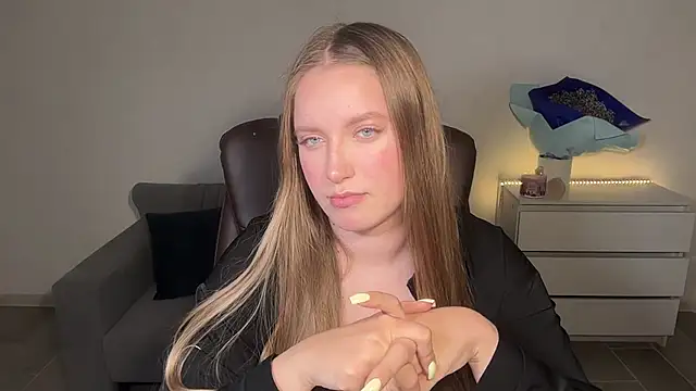 Snapshot of EvaMaddison chatting on June 25, 2026, 9:08 pm EvaMaddison online show from June 25, 2026, 9:08 pm