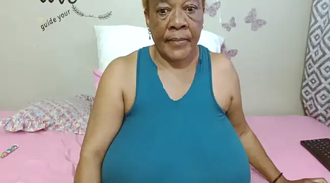 Snapshot of DairyQueen2 chatting on February 26, 2025, 11:41 am DairyQueen2 online show from February 26, 2025, 11:41 am