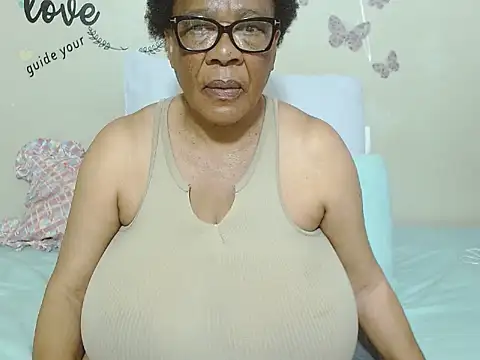 Snapshot of DairyQueen2 chatting on September 19, 2025, 6:04 am DairyQueen2 online show from September 19, 2025, 6:04 am