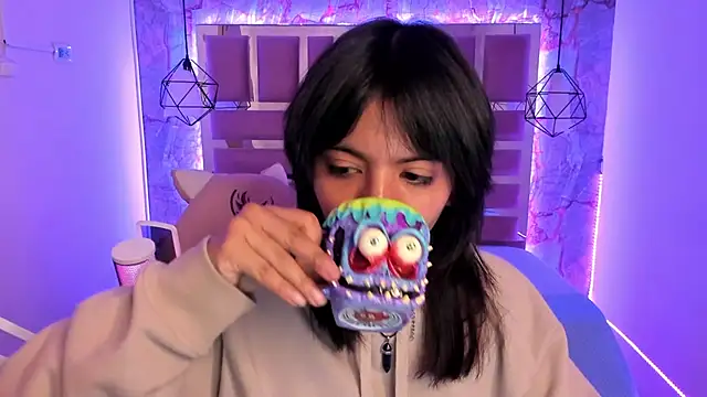 Nami usagi online show from December 18, 2024, 12:29 pm