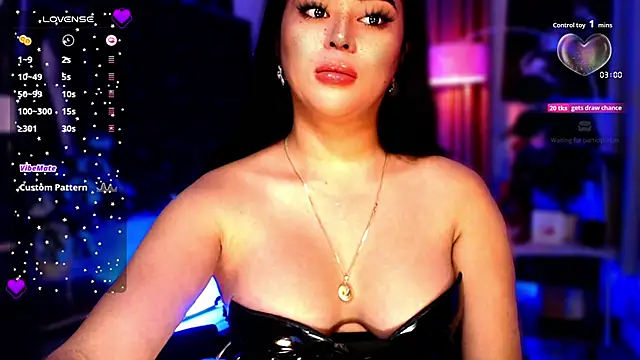 Thalia Cambridge online show from November 8, 2025, 7:12 pm