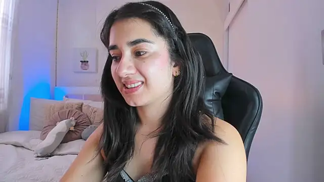 annadu011 online show from January 31, 2025, 5:21 pm